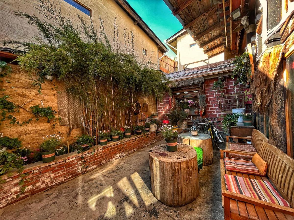 Tavern Hostel仁和客栈 Shangri-La Exterior foto